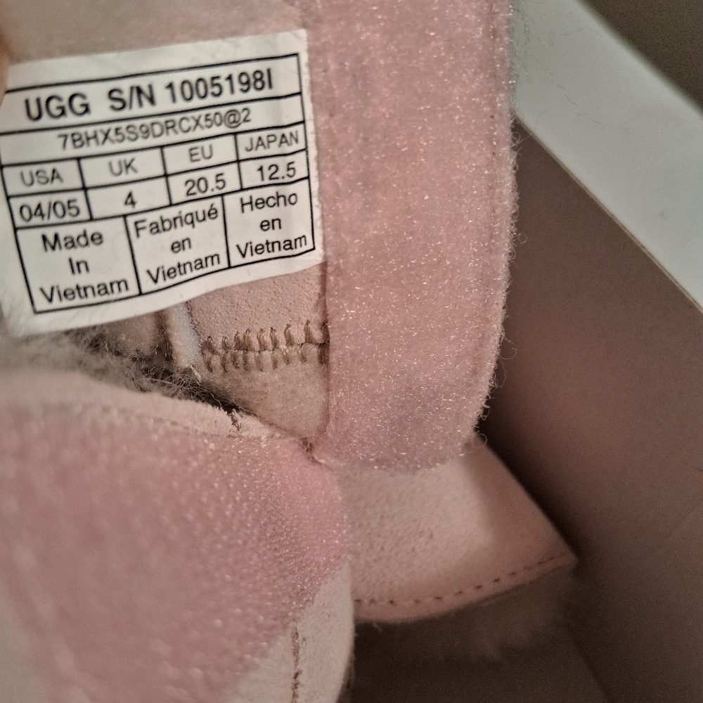 UGG Baby Pink Boots With Fleece Lining New Display - Picture 12 of 14